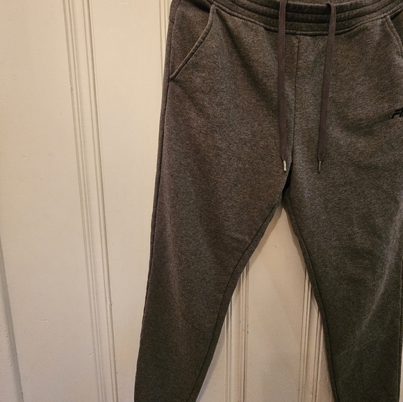 Used Medium Men's Gray Fila Sweatpants - Picture 3 of 12